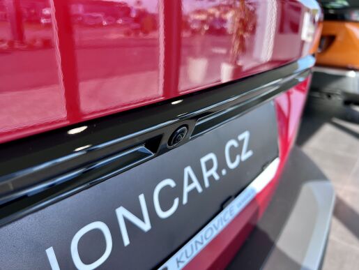Peugeot 2008 ALLURE, Pack Vision, 7let záruka