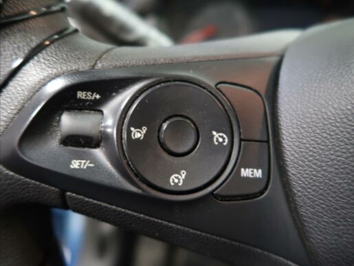 Opel Crossland X 1,2 i TURBO  AT6 Innovation