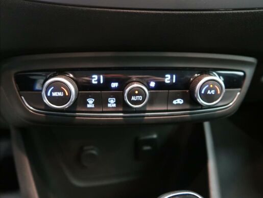 Opel Crossland X 1,2 i TURBO  AT6 Innovation