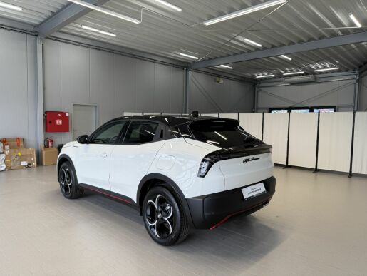 Alfa Romeo Junior Ibrida Speciale 1.2 Turbo Hybr