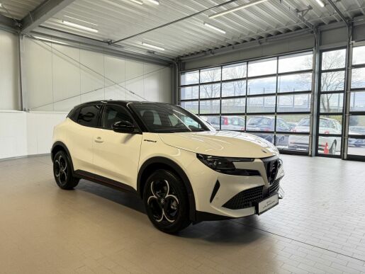 Alfa Romeo Junior Ibrida Speciale 1.2 Turbo Hybr