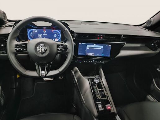 Alfa Romeo Junior Ibrida Speciale 1.2 Turbo Hybr