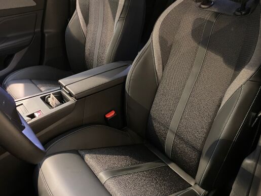Peugeot 308 ALLURE Hybrid 136 e-DCS6 - 7814