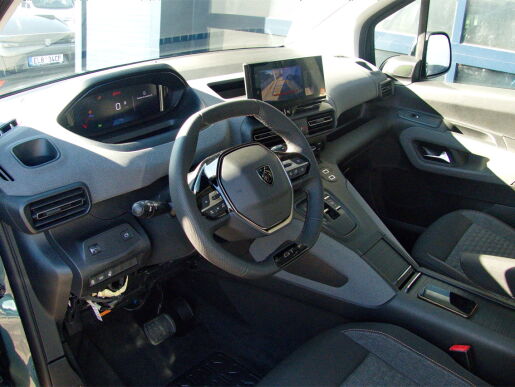 Peugeot Rifter GT 1.5 BHDI 130 EAT8 panor. střecha