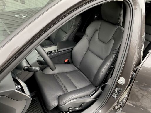 Volvo V60 CC B5 AWD // PLUS// tažné zař.