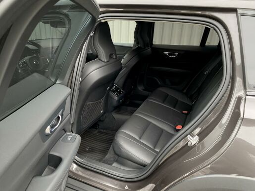 Volvo V60 CC B5 AWD // PLUS// tažné zař.