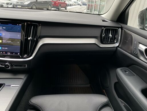 Volvo V60 CC B5 AWD // PLUS// tažné zař.