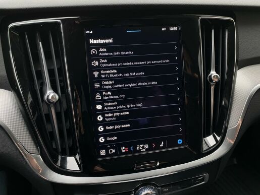 Volvo V60 CC B5 AWD // PLUS// tažné zař.