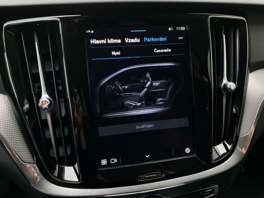 Volvo V60 CC B5 AWD // PLUS// tažné zař.