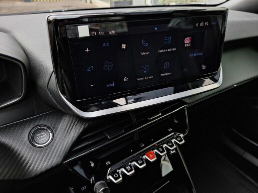 Peugeot 2008 ALLURE Hybrid 145 e-DCS6