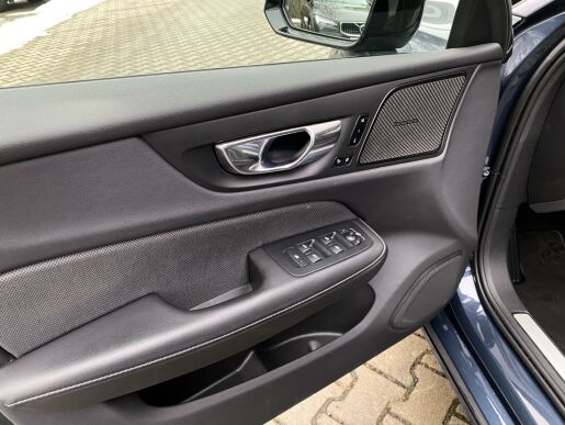 Volvo V60 T8 AWD RECHARGE // 455 PS
