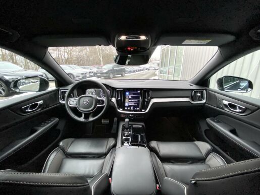 Volvo V60 T8 AWD RECHARGE // 455 PS