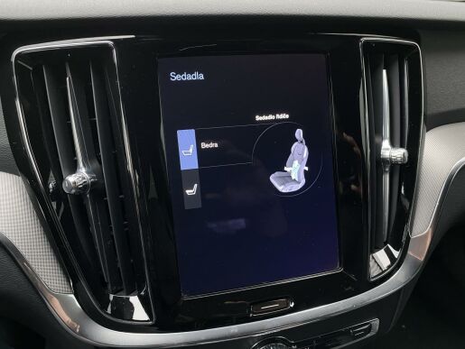 Volvo V60 T8 AWD RECHARGE // 455 PS