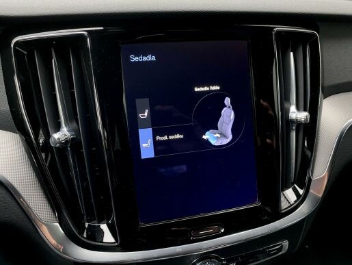 Volvo V60 T8 AWD RECHARGE // 455 PS