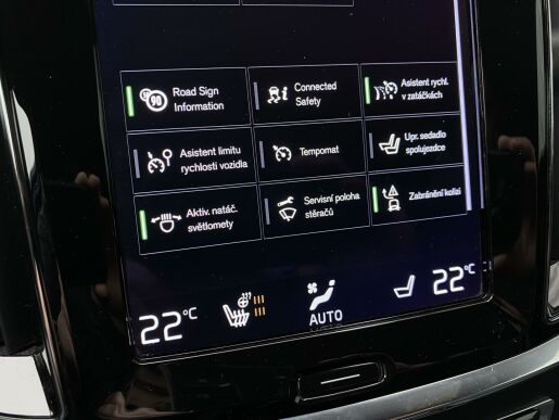 Volvo V60 T8 AWD RECHARGE // 455 PS
