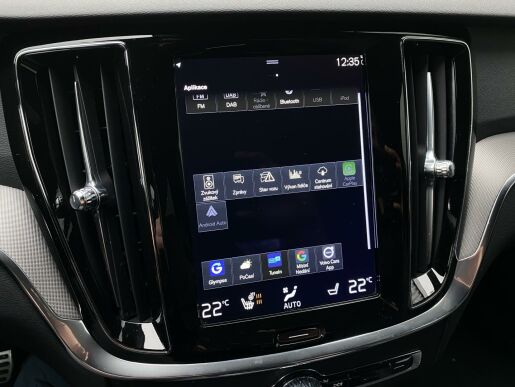 Volvo V60 T8 AWD RECHARGE // 455 PS