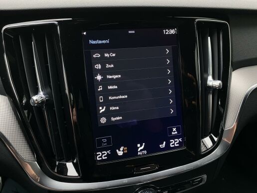Volvo V60 T8 AWD RECHARGE // 455 PS