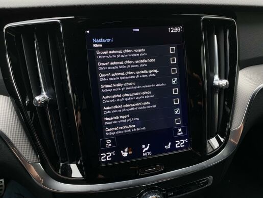 Volvo V60 T8 AWD RECHARGE // 455 PS