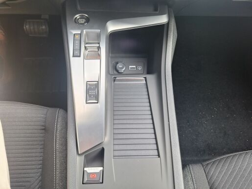Peugeot 308 SW ACTIVE 1.2 PT 130K EAT8