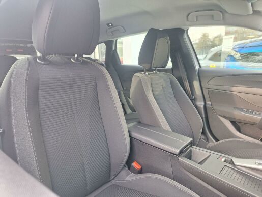 Peugeot 308 SW ACTIVE 1.2 PT 130K EAT8