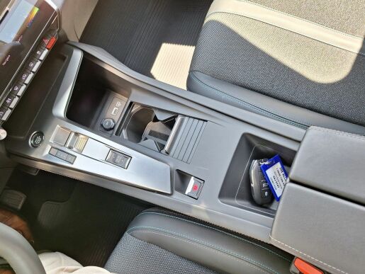 Peugeot 308 ALLURE 1.5 BHDi 130K EAT8