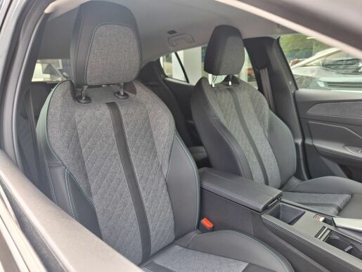 Peugeot 408 ALLURE Hybrid 145 e-DCS6