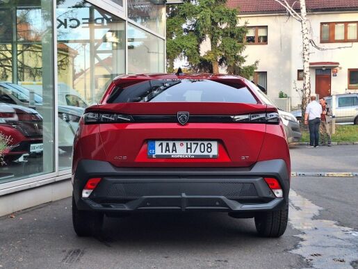 Peugeot 408 GT Hybrid 145 e-DCS6