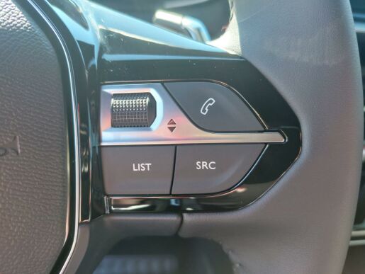 Peugeot 2008 ALLURE Hybrid 136 e-DCS6