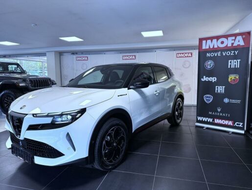 Alfa Romeo Junior Ibrida Speciale 1.2 Turbo Hybr