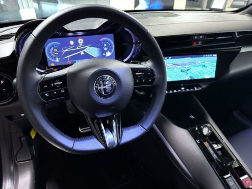 Alfa Romeo Junior Ibrida Speciale 1.2 Turbo Hybr