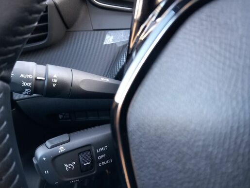 Peugeot 2008 Allure PureTech 100 S&amp;S MA