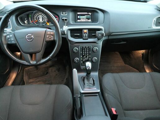 Volvo V40 2.0D D2