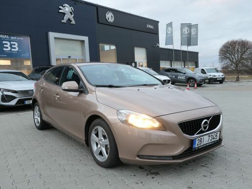 Volvo V40 2.0D D2