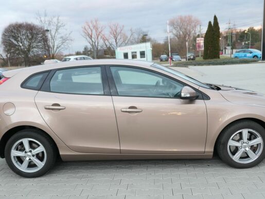 Volvo V40 2.0D D2