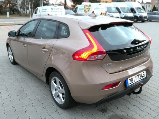 Volvo V40 2.0D D2