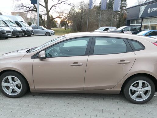 Volvo V40 2.0D D2