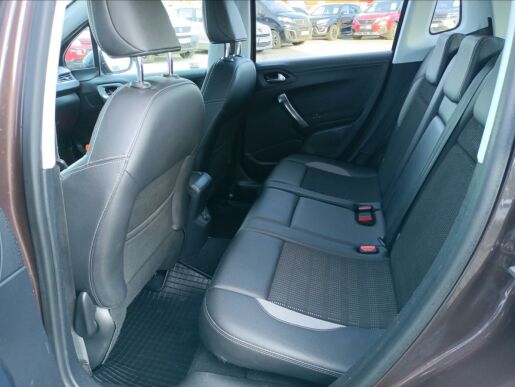 Peugeot 2008 1,6 ALLURE 1.6 HDi 115k, ČR, 2.maj.