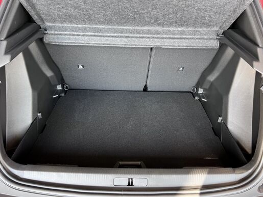 Peugeot 2008 ALLURE 100k, 7 let záruka
