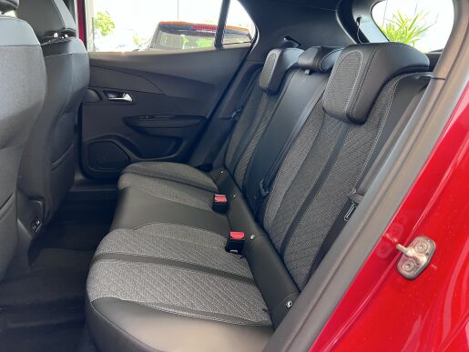 Peugeot 2008 ALLURE 100k, 7 let záruka