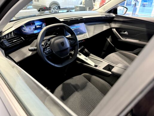 Peugeot 308 SW STYLE HYBRID 145k, Automat