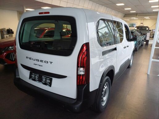 Peugeot Rifter LONG ACTIVE 7 let zár.