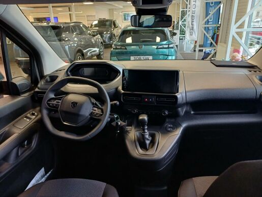 Peugeot Rifter LONG ACTIVE 7 let zár.