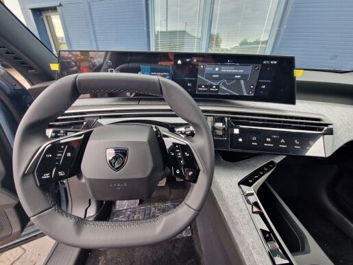 Peugeot 5008 ALLURE Hybrid 136 e-DCS6