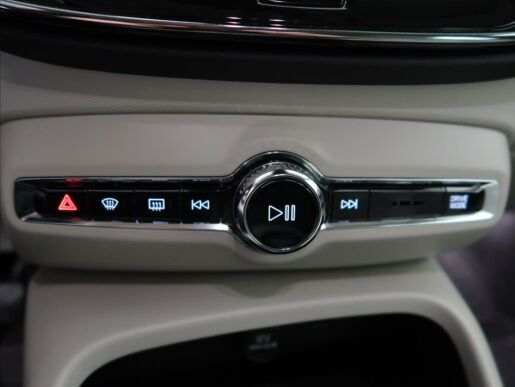 Volvo XC40 2,0 D3 Drive-E Momentum FWD
