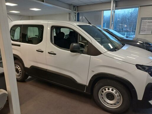 Peugeot Rifter ACTIVE BlueHDi 7 let zár.