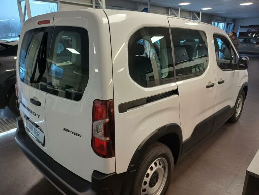 Peugeot Rifter ACTIVE BlueHDi 7 let zár.