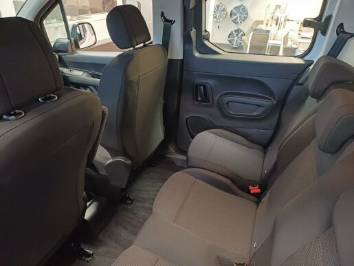 Peugeot Rifter ACTIVE BlueHDi 7 let zár.