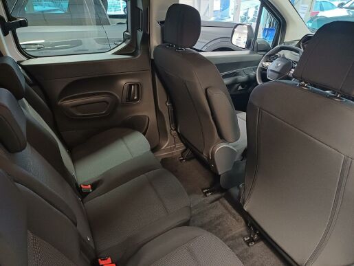Peugeot Rifter ACTIVE BlueHDi 7 let zár.