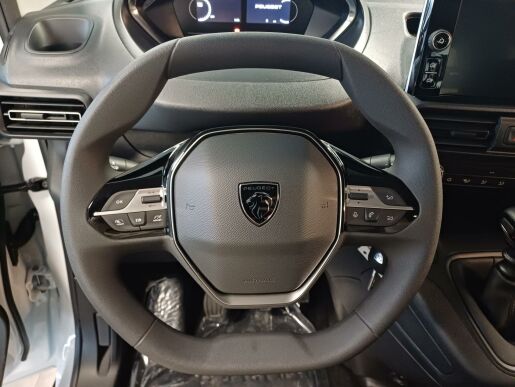 Peugeot Rifter ACTIVE BlueHDi 7 let zár.