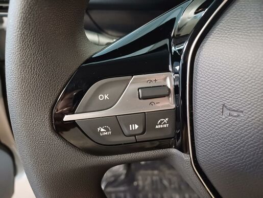 Peugeot Rifter ACTIVE BlueHDi 7 let zár.